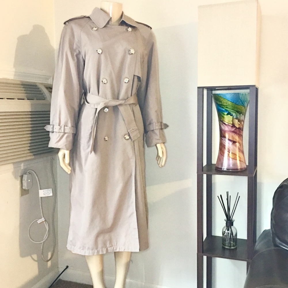 London Towne trench coat 🧥